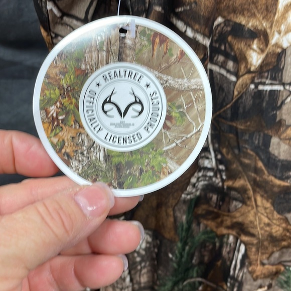 RealTree Long Sleeve Pocket T-Shirt - Picture 7 of 8